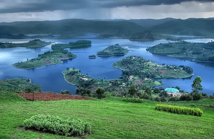 Lake Bunyonyi Islands – The Ultimate Guide to Uganda’s Most Beautiful Lake (2026)