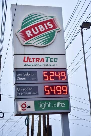 10 day Uganda self drive fuel cost – fuel pump with Ugandan shillings