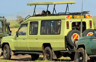 4x4 safari land cruiser for the Kigali to Bwindi border crossing transfer ready for gorilla trekking