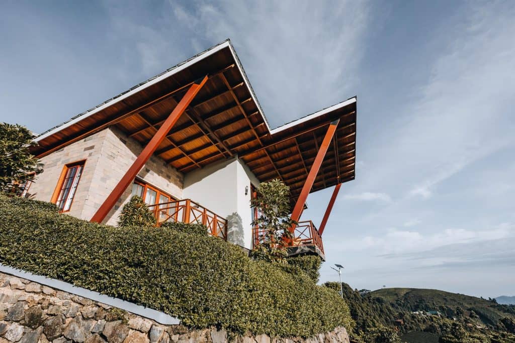 Mid-range lodge accommodation near Mgahinga for a 2 day fast track gorilla trekking tour from Kigali Rwanda to Mgahinga