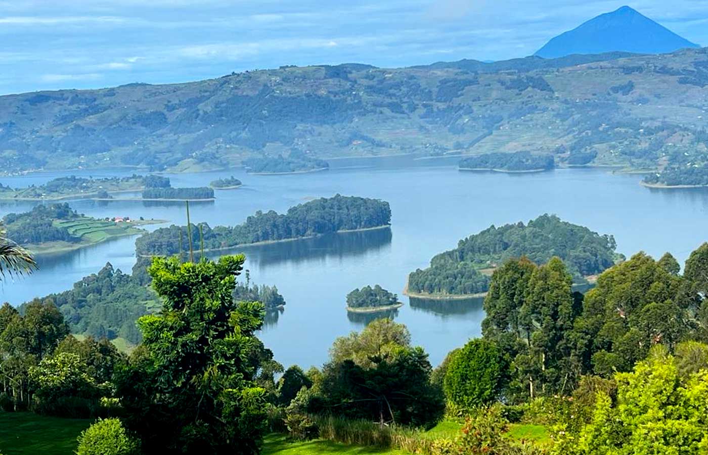 A relaxing boat ride on Lake Bunyonyi during a 3 day Bwindi gorilla trek with Lake Bunyonyi relaxation itinerary