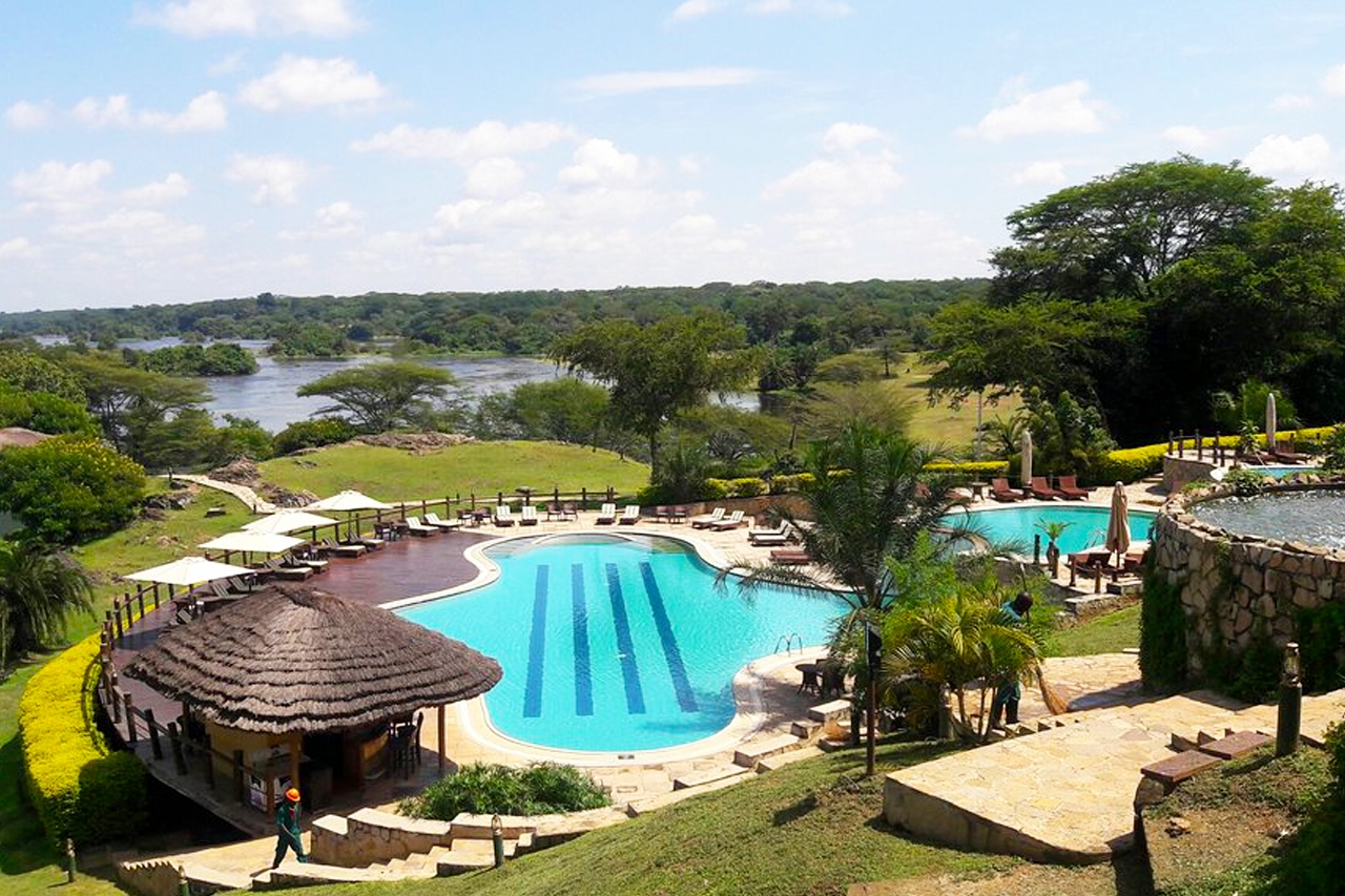 Comparison of Chobe Safari Lodge vs Paraa Safari Lodge, two iconic Murchison Falls lodges