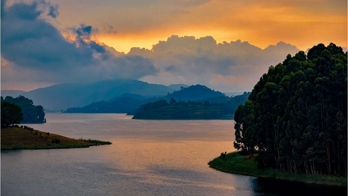 Beautiful Lake Bunyonyi with its 29 islands, part of a 3 day Bwindi gorilla trek with Lake Bunyonyi relaxation itinerary