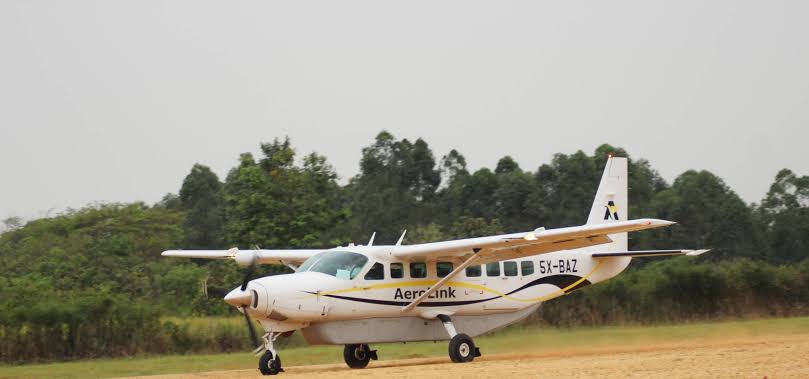 Binnenlandse vlucht Aerolink Uganda – vluchten naar Oeganda nationale parken Afraeka Adventures