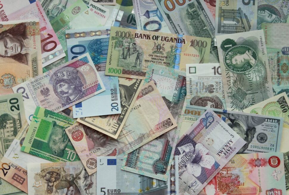 How much cash to bring to Uganda per day – US dollars and Ugandan shillings cash