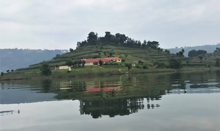 Is Lake Bunyonyi worth visiting gorilla trek – stunning view of Lake Bunyonyi with islands