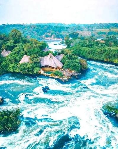 Jinja adventure capital Uganda – bungee jumping at the Nile