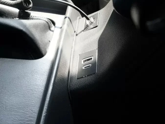 Safari Land Cruiser Vehicle Charging Ports Uganda – 2026 Guide