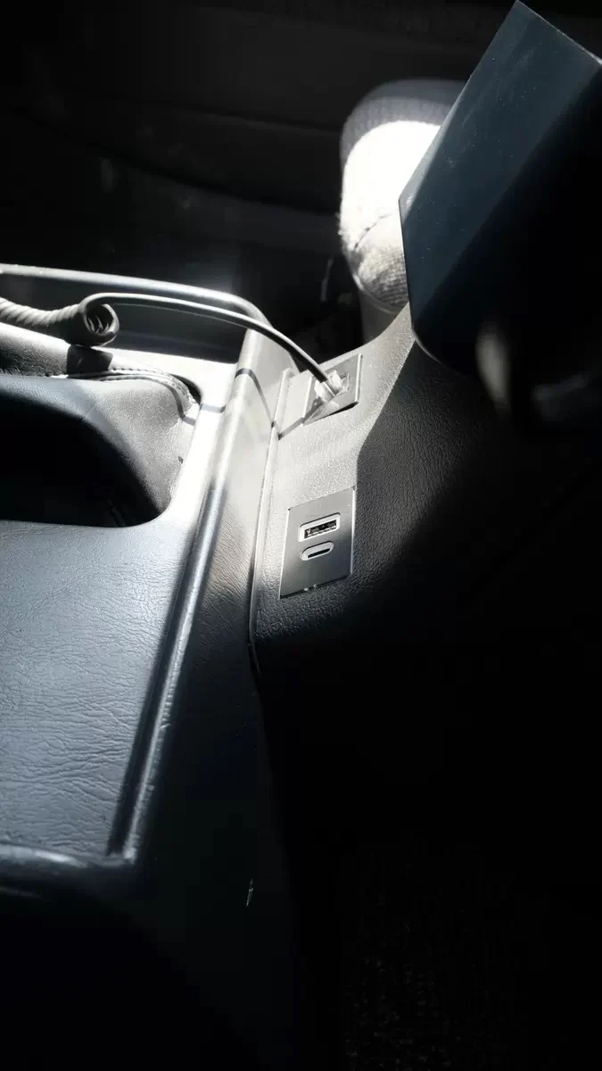 Safari Land Cruiser vehicle charging ports Uganda – USB charging ports in a safari Land Cruiser