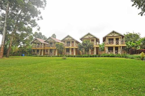 Safari lodge babysitting services Uganda – family-friendly safari lodge in Uganda