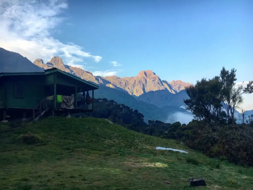 Slow Travel Village Homestays in the Rwenzori Foothills: Authentic Uganda 2026 Guide