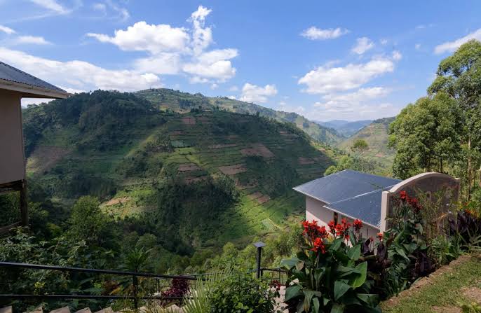 Solar power wifi schedule safari lodges Uganda – solar panels at a Uganda safari lodge
