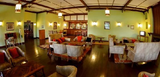 Uganda safari lodges with meeting rooms for corporate retreats – Paraa Safari Lodge Nile view meeting room