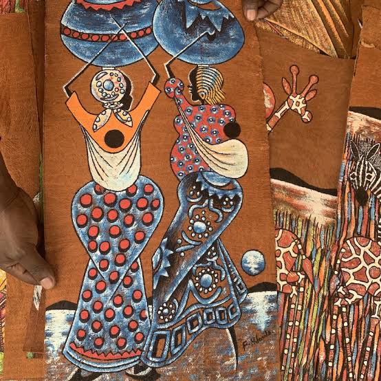 Ugandan crafts tour – bark cloth making demonstration at Ndere Centre