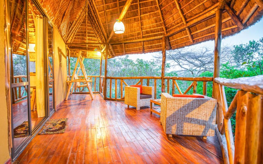 Vegan gluten free options Uganda safari lodges – dining area at a Uganda safari lodge
