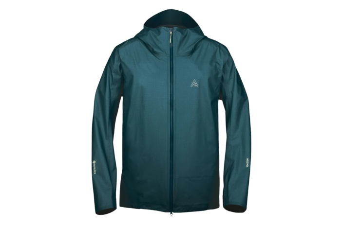 Waterproof rain jacket rating gorilla trekking Bwindi – Gore-Tex rain jacket for gorilla trekking